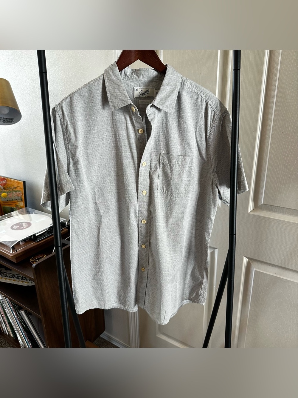 Grayers Men's Short Sleeve Button-Down Shirt in Light Gray 🦋